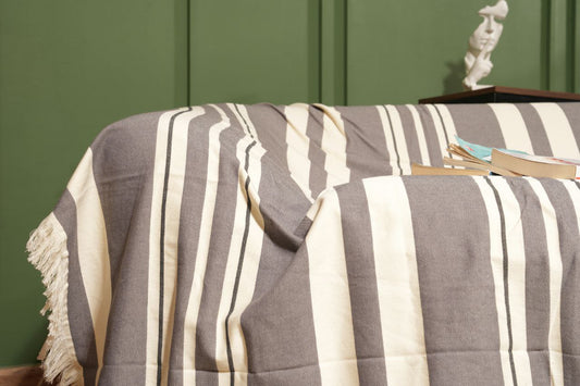 Charm Cover -(اللون مقلم رمادي في كريمي (جامبو