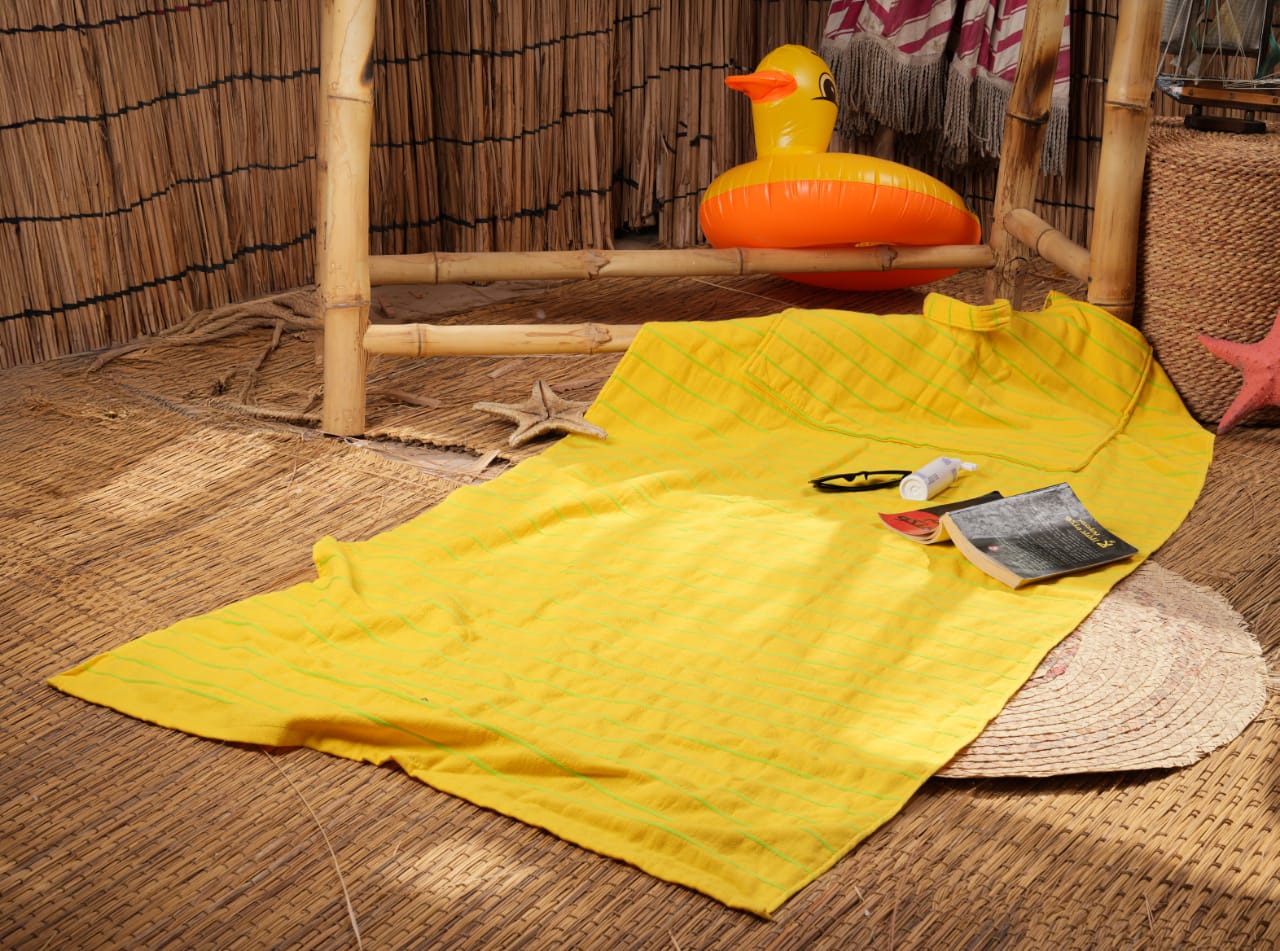 Tote Towel - شنطة بحر + بشكير بحر - لون اصفر