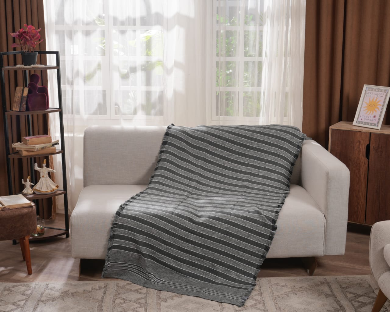 Style Throw - درجات رمادي غامق