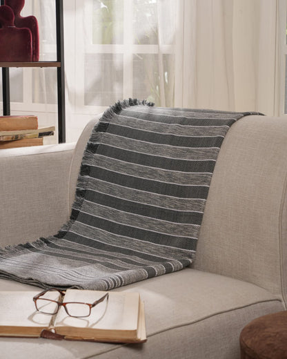 Style Throw - درجات رمادي غامق