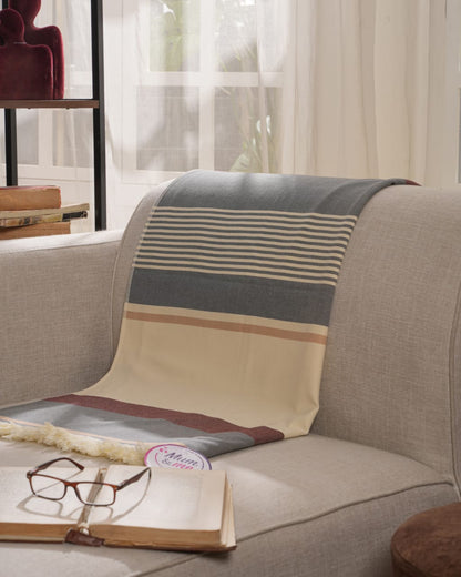 Luxe Linens - درجات الرمادي في كريمي مع خط بني
