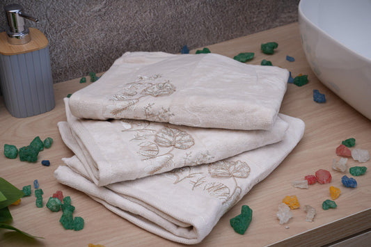 Flower light grey towel (set of 3) | Small size