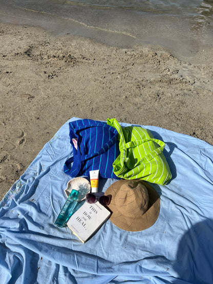 Tote Towel – Smart Design for Effortless Beach Days